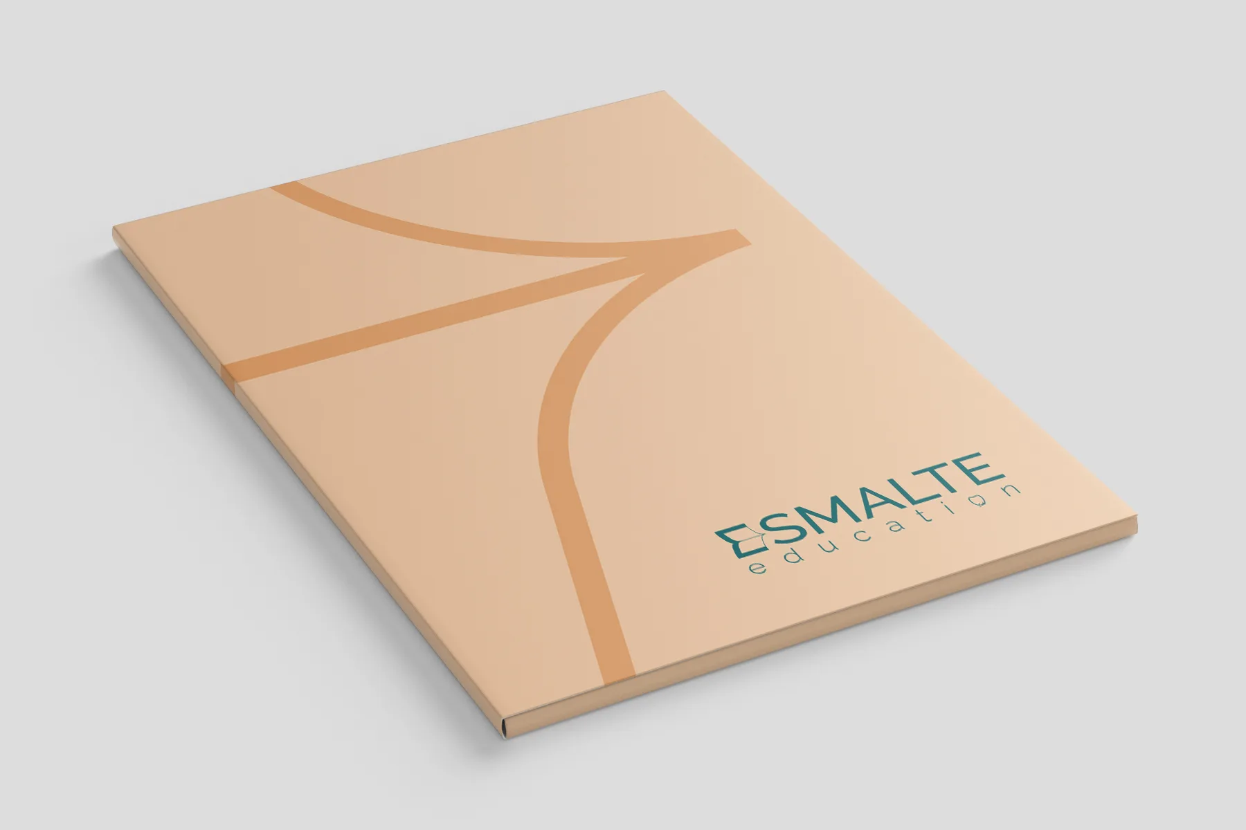 Capa de caderno com o logótipo Esmalte Education